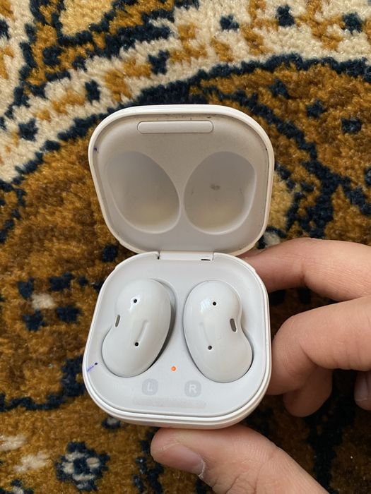 Продам наушники беспроводные