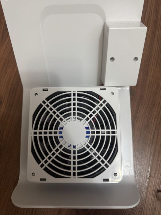 Продам вытяжку для маникюра