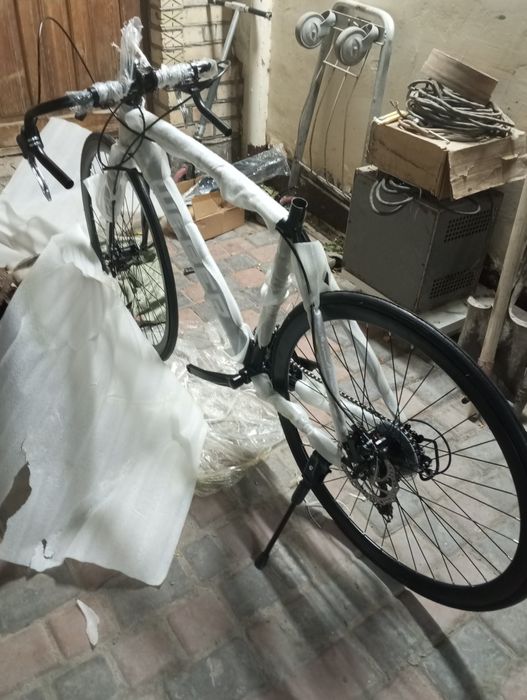 Продам велик новый чёрно-белый