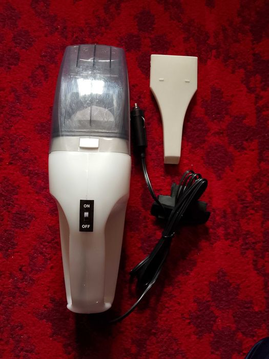 Автомобильный пылесос