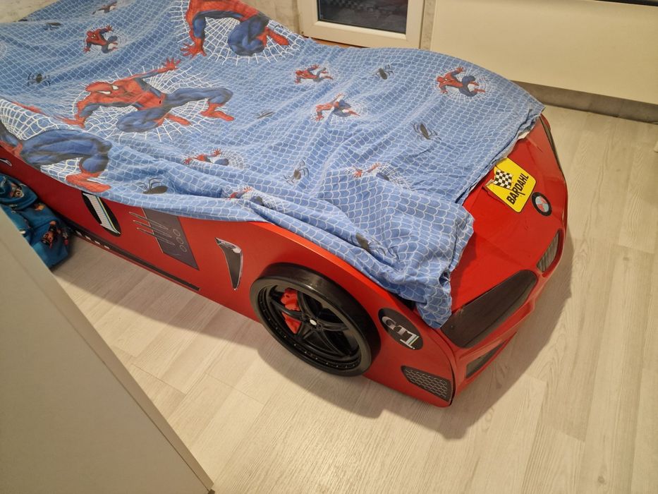 Легло под формата на кола