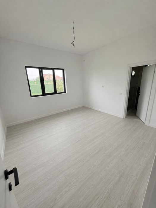 Casa De Vanzare la cheie, la  intrare in Cumpana pe partea stanga .