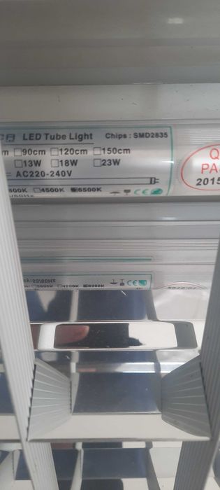 Lampi pentru hale sau spati casetate