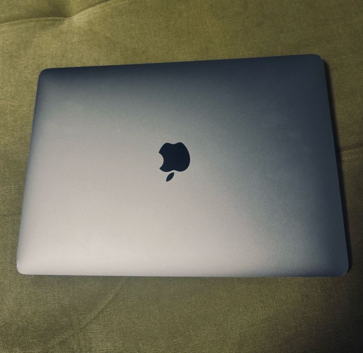 MacBook Pro 13 inch (2020)