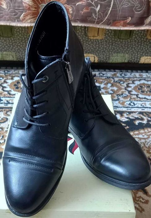 Продаю ботинки на флисе