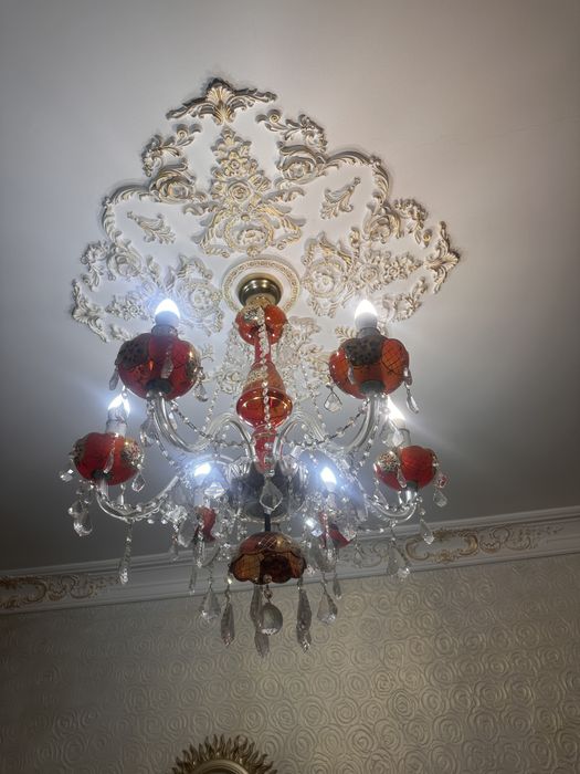 Продам чешскую хрустальную люстру