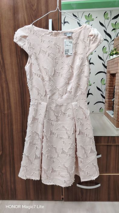 Rochie scurtă roz pudrat  H&M ,mărimea XS