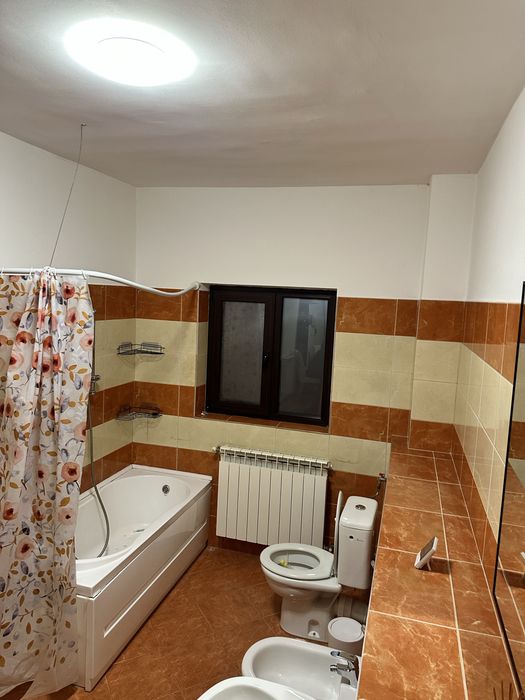 Închiriez Apartament 2 camere decomandat Zona Bucium