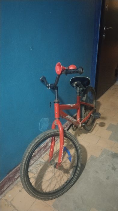 Ппродам велосипед примерно до 12 лет .