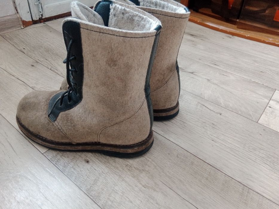 Продам зимнюю обувь