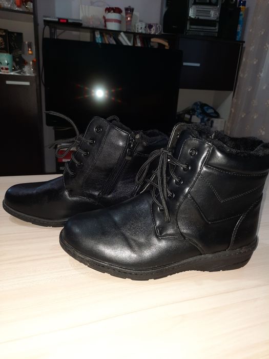 Боти от изкуствена кожа