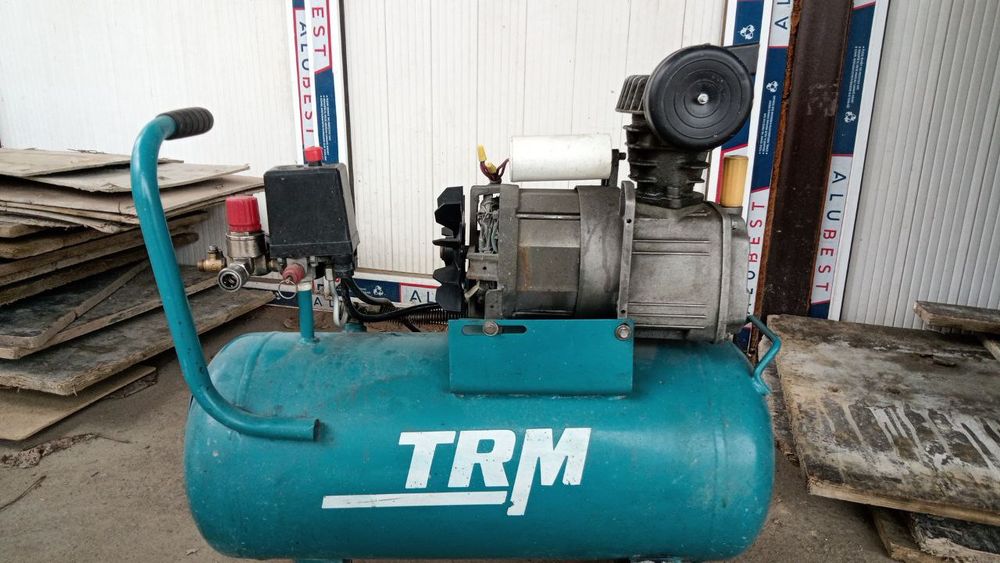 Компрессор сотилади