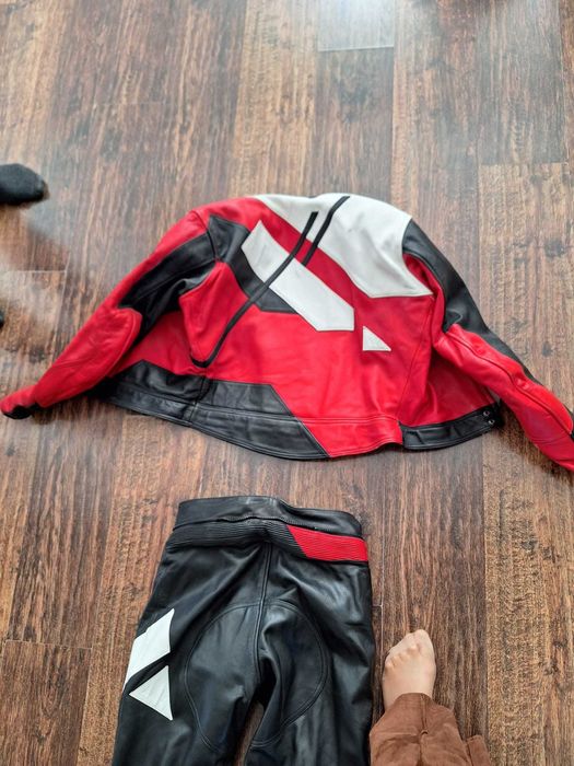 Vand costum ,casca si ghete moto