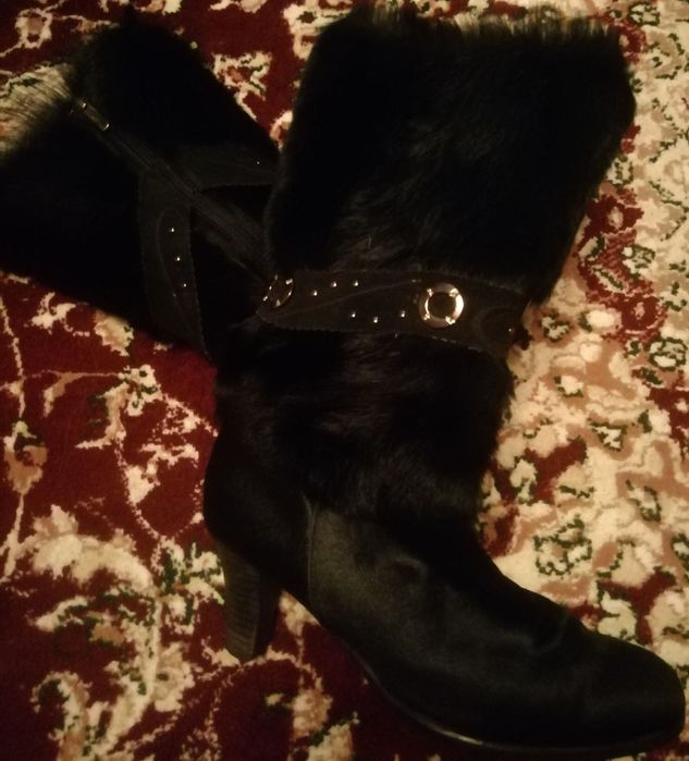 Продаются сапоги