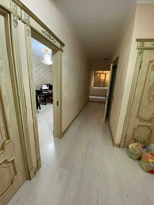 Продам 4-х комнатную на Ц-5. Школа Эрудит ориентир. Можно под нежилое