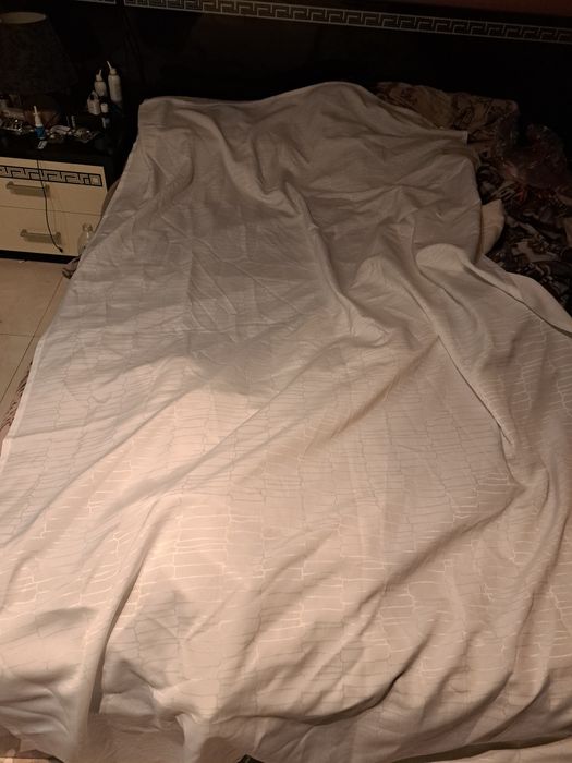 червени покривки за ресторант и т шлайфери