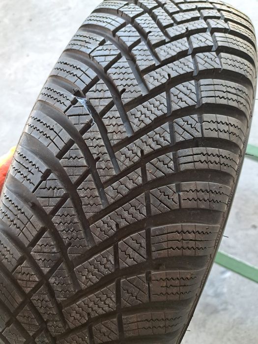 1 anvelopă iarnă 215 65 r16 Hankook