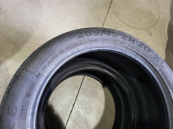 295/40/20//265/45/20 Continental