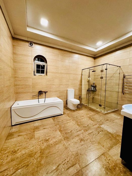 Тикланиш, Юнусабад! Продаётся Евродом 12 соток 11 комнат