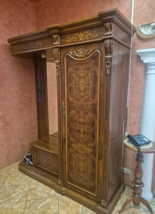 Продам шкаф для прихожей