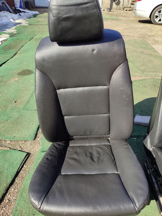 Продам передние сиденья BMW E60.