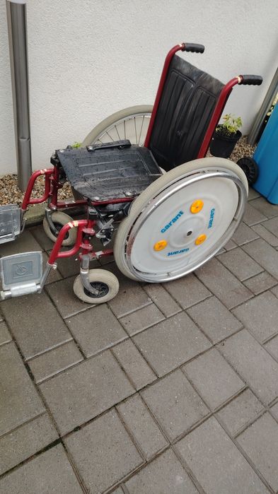 Scaun cu rotile pentru pers cu dizabillitati