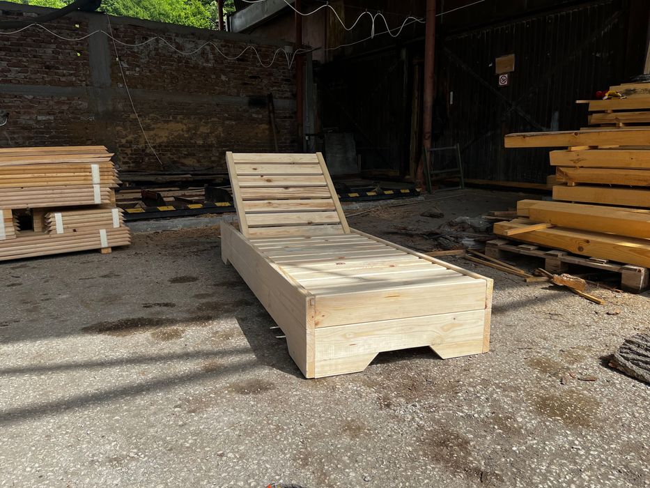 Дървен масивен шезлонг Макси