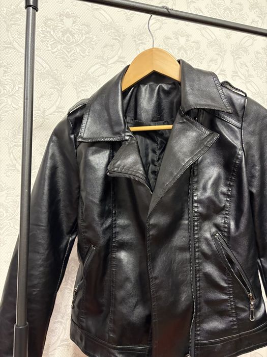 Кожанный куртка.Новый.