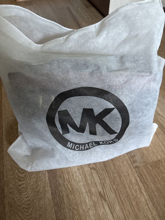 продаю сумку michael kors