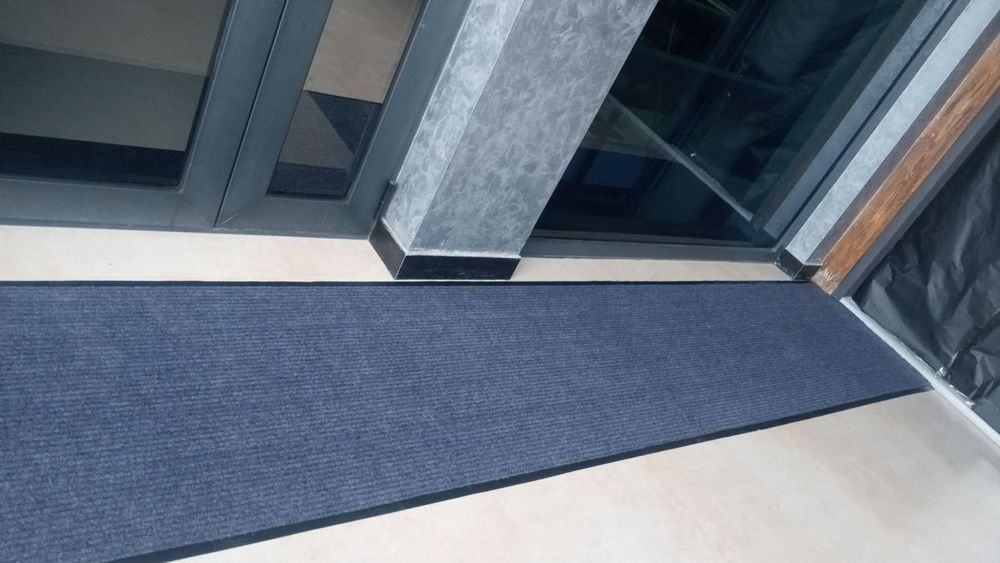 Дорошки коврики фасадные и внутреные