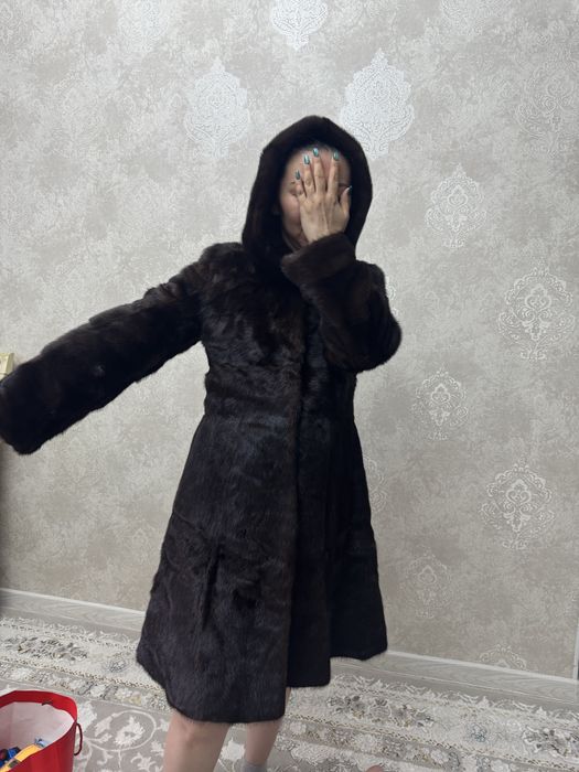 Продам шубу 80000, есть каспии ред