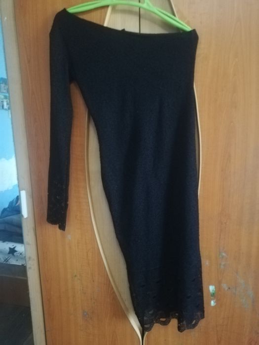 Vand rochie cu o singura maneca