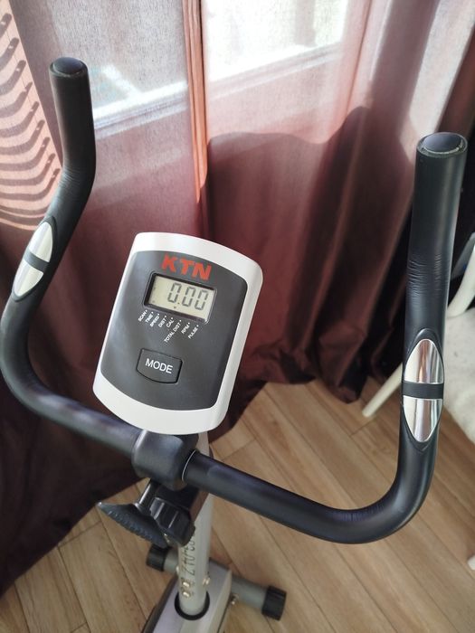 Велоелгометър TopSport 8304Z за  трениращи с ръст до 190 см