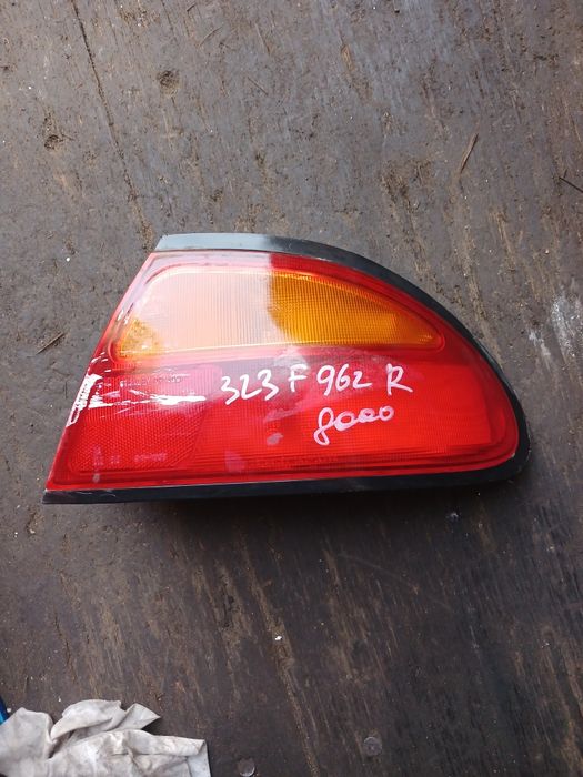 Фонарь Мазда 323F на 1995г