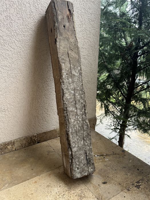 Candelabru rustic din stejar, vechimea lemnului fiind de aprox 100 ani