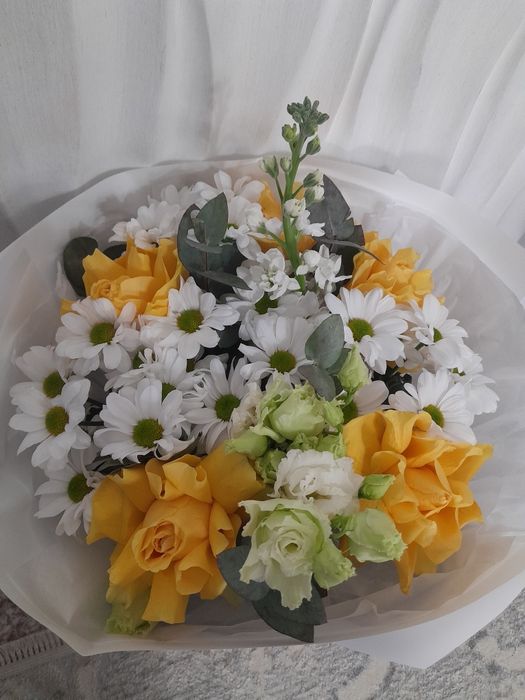 Әдемі гүл шоқтарын сатамын