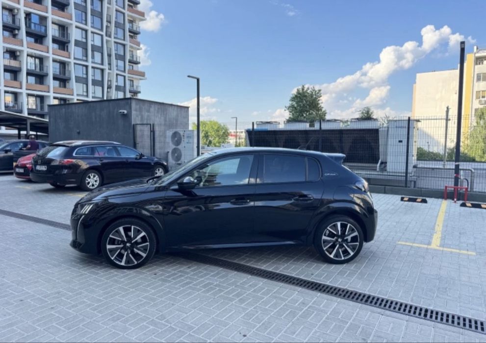 Peugeot 208 GT-Line , automatic, keyless, distronic