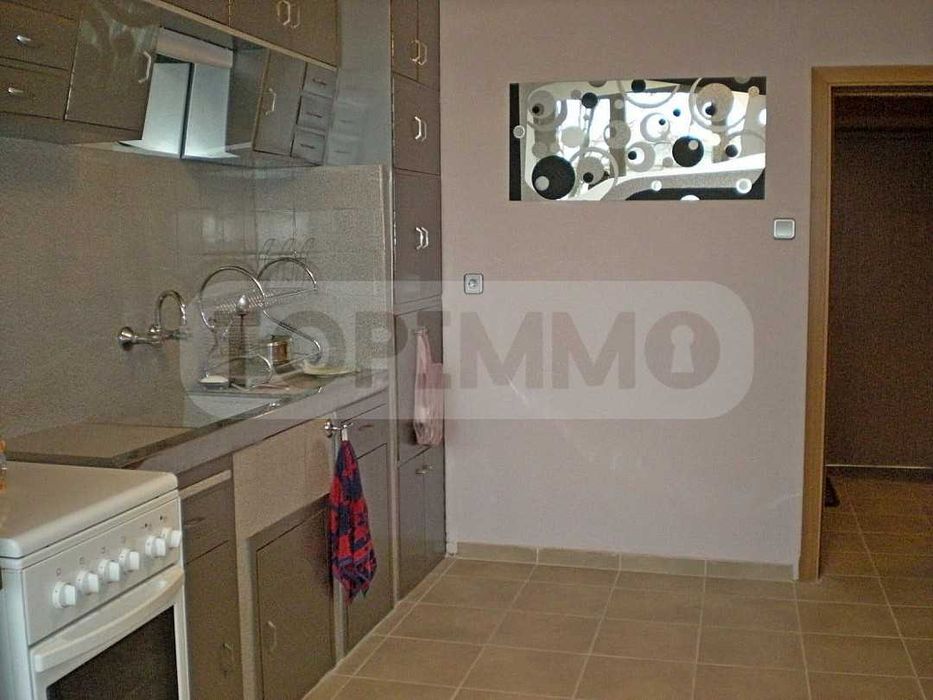 Дава се под наем Тристаен апартамент в Варна, Гръцка махала - 100 кв.м за 600 € - Снимка #3