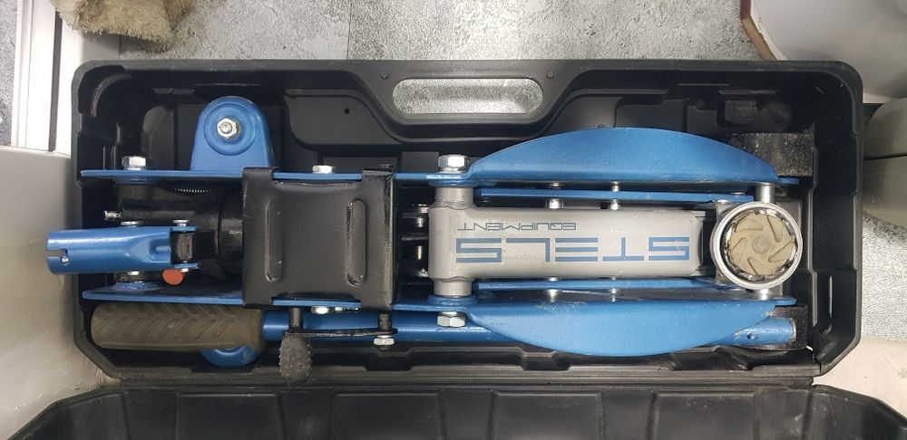 Домкрат STELS 2,5 т