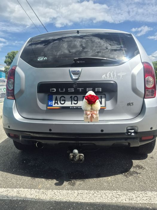 Vând Dacia Duster