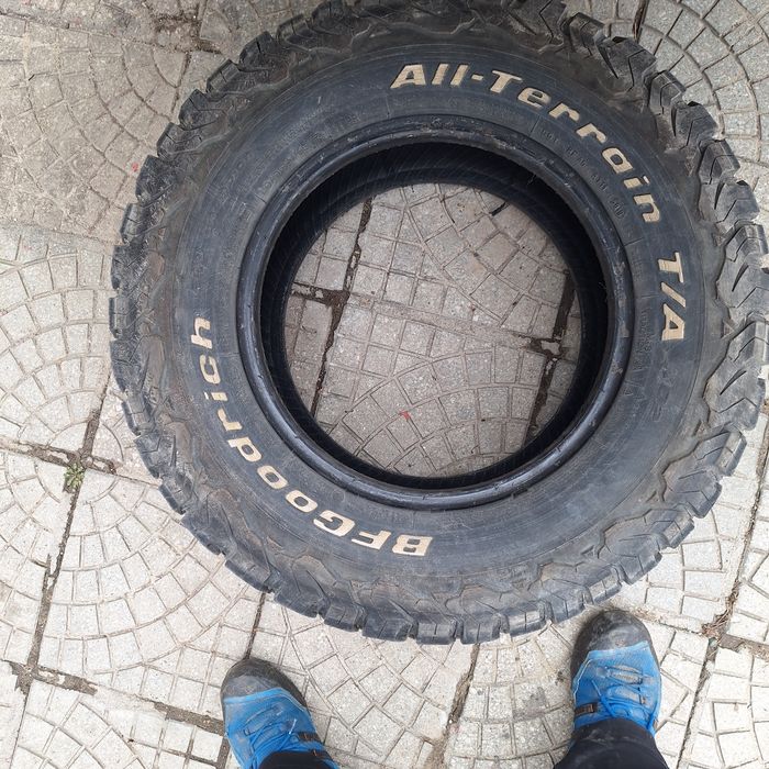Гуми BFGOODRICH 255 70 16  гумите са два броя