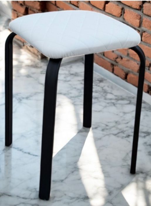 Распродаю стулья