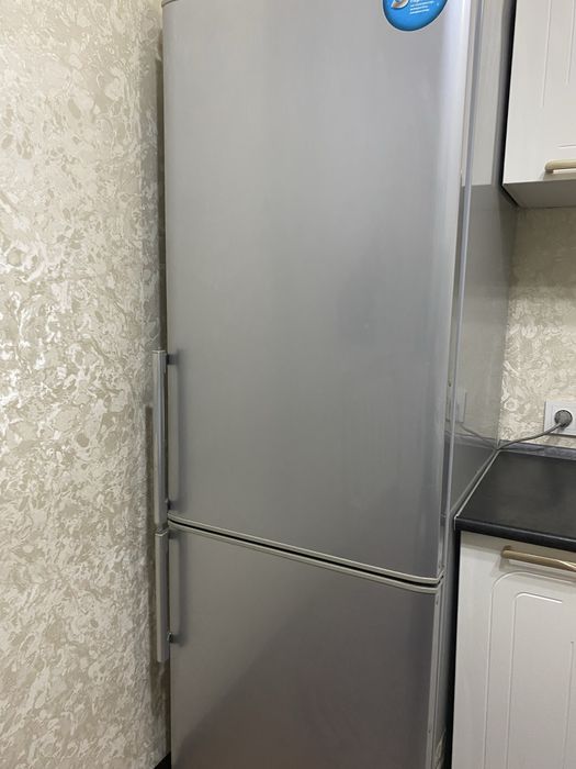 Холодильник  LG