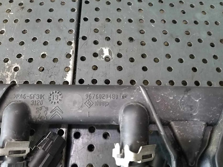Rampa cu injectoare 1.2 vti b citroen c3 2 9676020480 0280157127