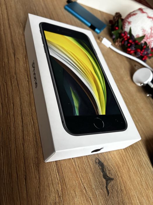 iPhone SE 2 64GB перфектен!