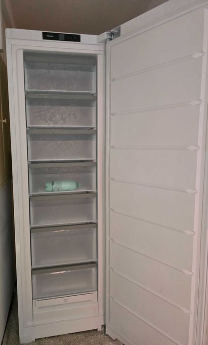 Vand ladă frigorifica miele