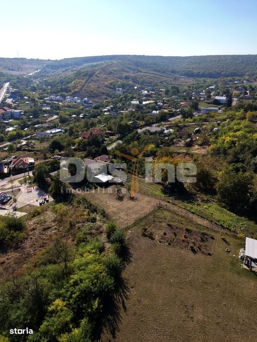 Teren de 1.247 mp cu priveliște spre Iași – liniște aproape de oraș