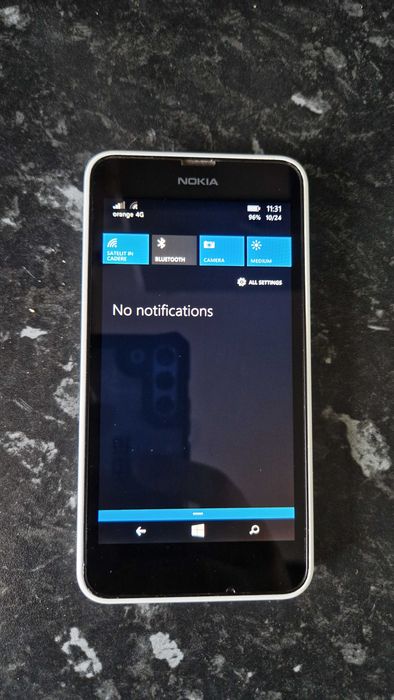 Vand Nokia Lumia 635 ALB cu 4G !!Codat Orange!! Windows 8.1 la 100lei