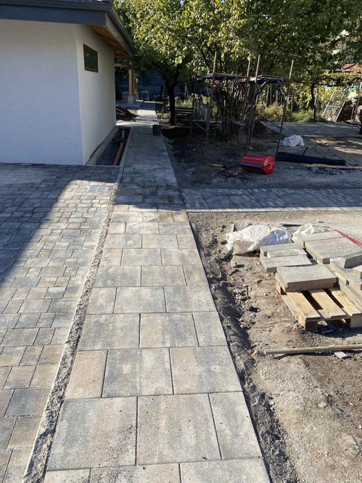 Полагане на павета , тротоарни плочи. Наливане и шлайфане на Бетон.