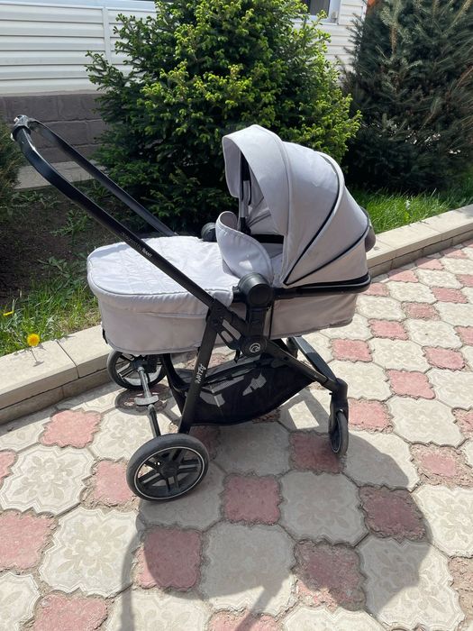 Продаю коляску бу